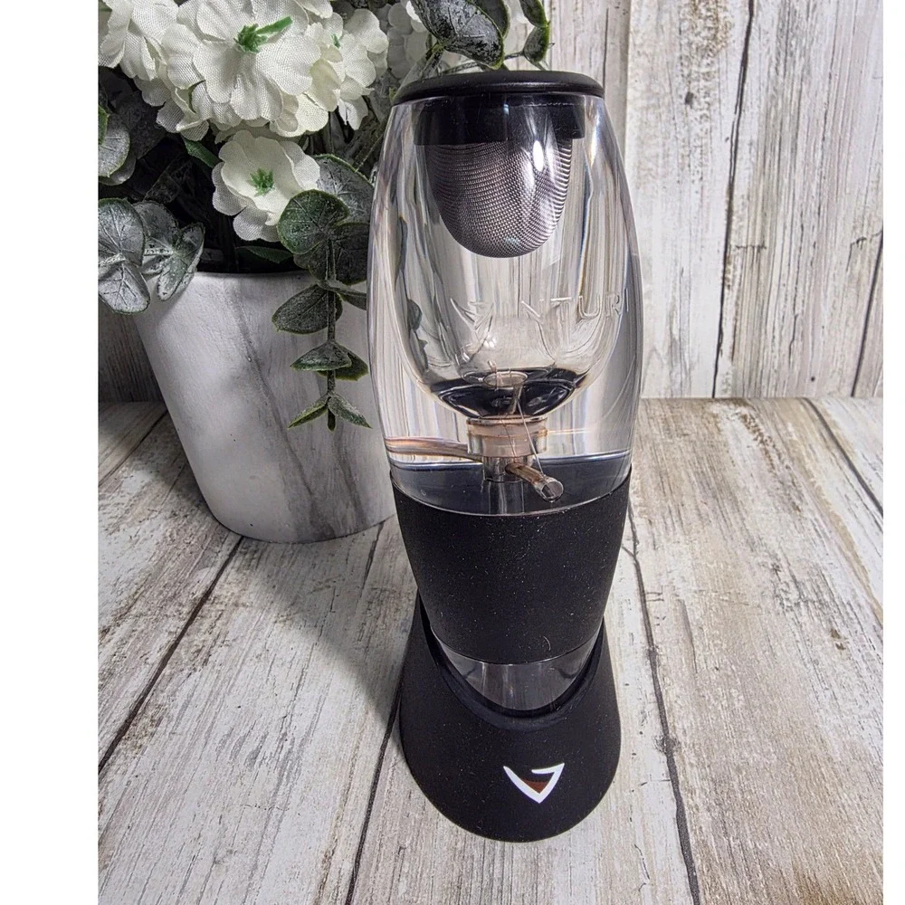 Vinturi‎ Essential Red Wine Aerator with No-Drip Stand and Filter Screen Black